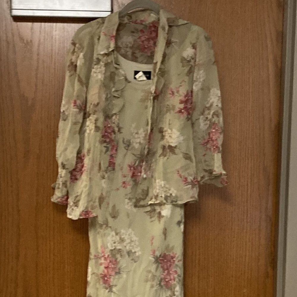 Virgo 2 pc dress and cover sz 8